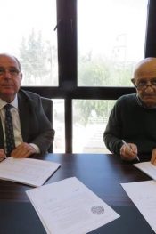 Ressam İbrahim Çiftçioğlu, Datça Belediyesine  3257 adet kitap ve dergi bağışladı
