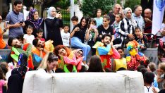 BAKAN DÖNMEZ YALOVA BELEDİYESİ ÇOCUK ETKİNLİĞİNE KATILDI