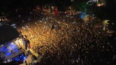 ZAFER BAYRAMI COŞKUSU SÜRÜYOR: KORAY AVCI GENÇLİK PARKI’NDA SEVENLERİYLE BULUŞTU