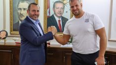 YALOVA BELEDİYESİ ADINA GÜREŞEN SEMİH TURGUT BAŞARILARINA DEVAM EDİYOR