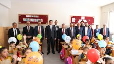 Başkan Böcek yeni eğitim öğretim  yılını öğrencilerle birlikte karşıladı