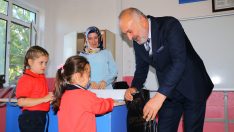 BAŞKAN SİLPAGAR’DAN 700 ÖĞRENCİYE EĞİTİM SETİ