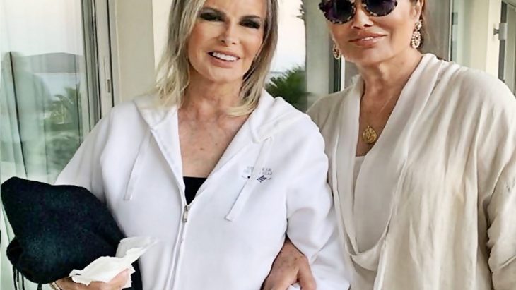 Nazan Şoray’dan Filiz Akın’a ev ziyareti