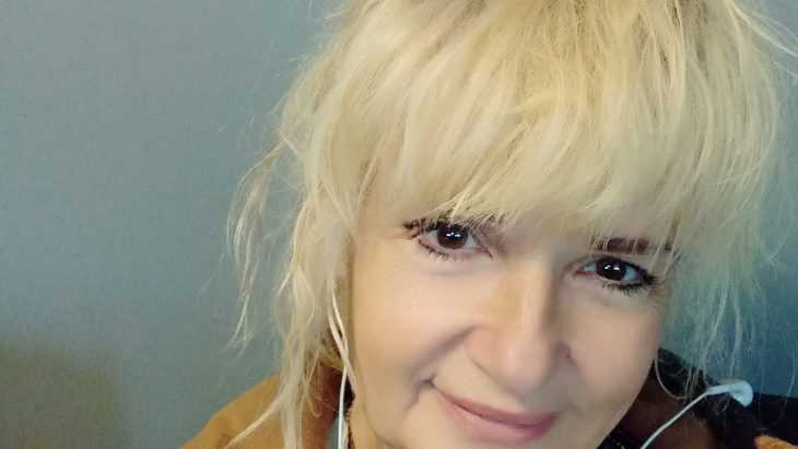 YALNIZLIKLA KALABALIKLAŞMAK