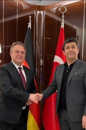 Uluslararası Ticaret yapan Kırşehirli ünlü iş adamı Çetin Ay Ankara’da önemli misafirlerini ağırladı.
