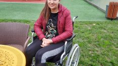 Hastanede yapılan iğne felç etti