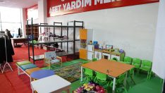 Antalya Büyükşehir Belediyesi depremzedeler için Doğu Garajı Giyim Bankası açtı