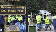 MANSUR YAVAŞ: DEPREM BÖLGESİNDE TEMİZLİK ÇALIŞMALARI BAŞLADI