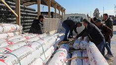 Büyükşehir’den Alanyalı çiftçilere sera naylonu yardımı