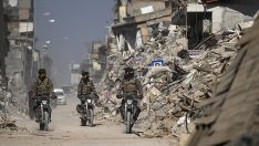 Hatay’da Yıkım Nedeniyle Araç Giremeyen Sokaklar, Kros Motosikletli Özel Harekat Polislerine Emanet