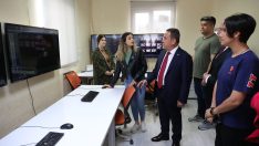 Antalya Büyükşehir Başkan Böcek Trafik Kontrol Merkezi’ni ziyaret etti