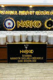 İstanbul Emniyet müdürlüğü Uyuşturucu Tacirlerine Baskın