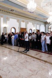 Vali Gül, LGS’de Tam Puan Alan Öğrencilere Ödüllerini Verdi