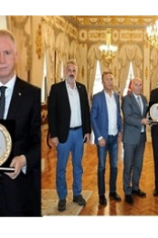 İstanbul Gazeteciler Federasyonu’ndan İstanbul Valisi Davut Gül’e “Hayırlı Olsun” ziyareti