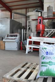 ANKARA BÜYÜKŞEHİR BELEDİYESİNDEN 2 FABRİKA: PLASTİK VE AĞAÇ ATIKLAR GERİ DÖNÜŞTÜRÜLÜYOR