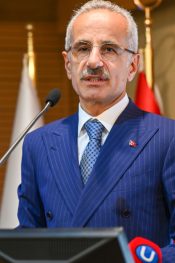 DENİZCİLİK SEKTÖRÜ ÜLKE EKONOMİSİNE KATKI SUNMAYA DEVAM EDİYOR