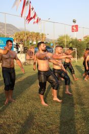 GELENEKSEL GÖKBEL YAĞLI PEHLİVAN GÜREŞLERİ ÖNCESİ SON ANTRENMAN GERÇEKLEŞTİRİLDİ