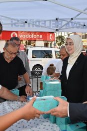 BAŞKAN TUTUK MEVLİD KANDİLİ DOLAYISIYLA VATANDAŞLARLA BİR ARAYA GELDİ