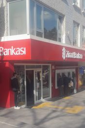 Keçiören, Ziraat bankası personelinin lakayt tavırları pes dedirtti