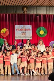 KTSOİ Okulu 2-E Sınıfı Öğretmeni; Elif Topaloğlu ve Minik Öğrencileri “Güldür Güldür” Tiyatro Performansı Sergilediler