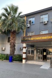 ATTIĞI İFTİRALARLA OKULU BİR BİRİNE KATTI