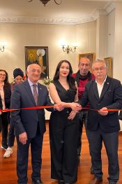 Ressam Diva’nın:”Renklerle Dans” resim sergisi büyük beğeni topladı