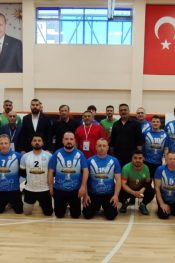 Oturarak Voleybol Süper Lig’de Nefes Kesen Mücadele