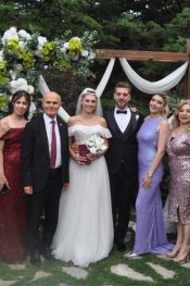 Gazeteci-Yazar Gülşen Birdal, Oğlu Berker’i Görkemli Bir Düğünle Evlendirdi